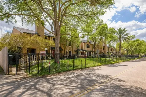 17810 Kings Park Lane 31 Houston TX 77058
