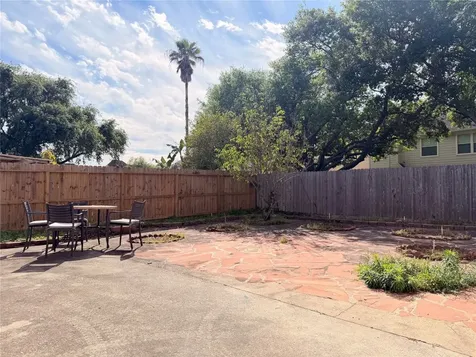 5124 Carefree Drive League City TX 77573