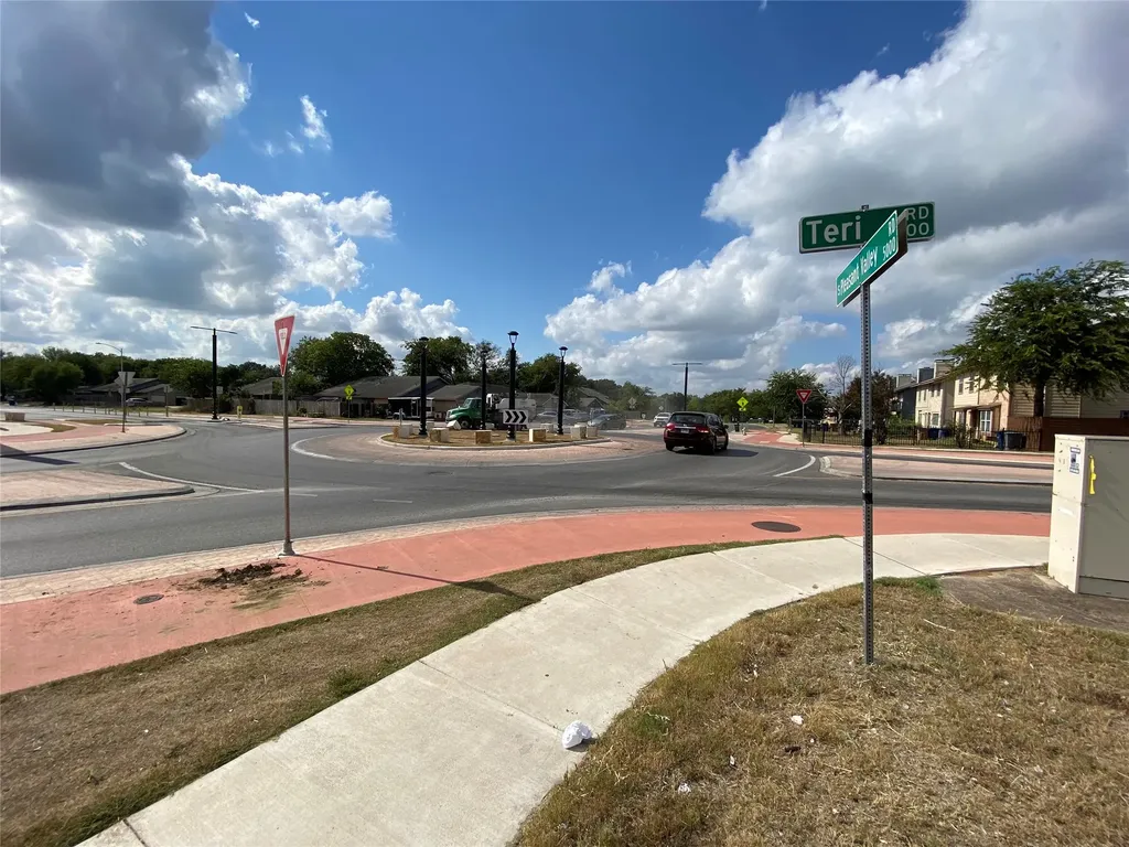 5004 S Pleasant Valley Road Austin TX 78744
