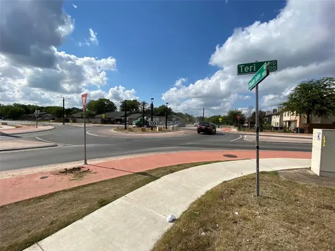 5004 S Pleasant Valley Road Austin TX 78744