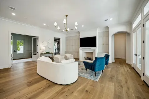 10801 Long Shadow Lane Hunters Creek Village TX 77024