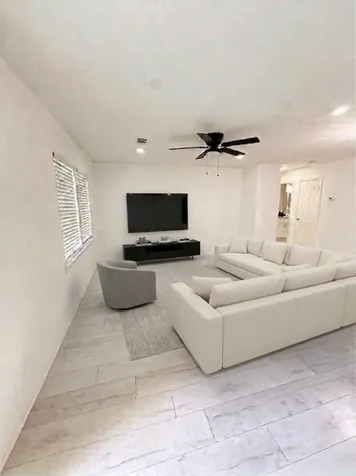 10402 Hinds Street Houston TX 77034