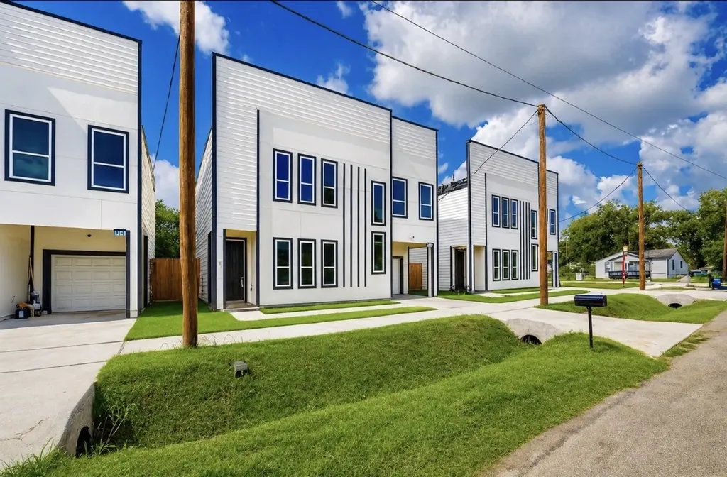 8132 Penrod Street Houston TX 77028