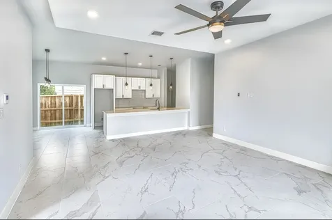 8132 Penrod Street Houston TX 77028