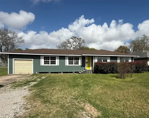 5520 Lincoln Avenue Groves TX 77619
