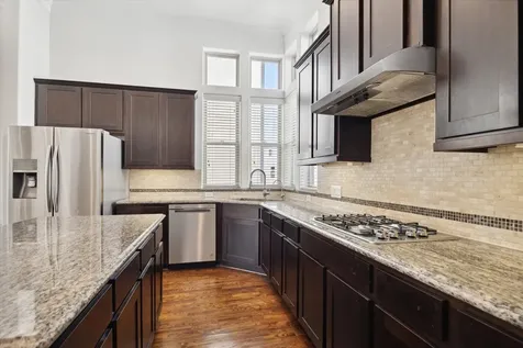 9632 Kings Cross Station Houston TX 77045