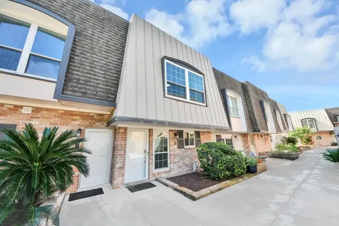 1801 Stoney Brook Drive 107 Houston TX 77063