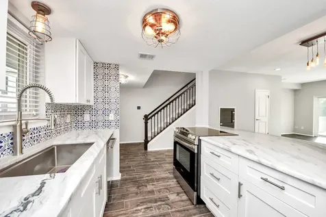 1801 Stoney Brook Drive 107 Houston TX 77063