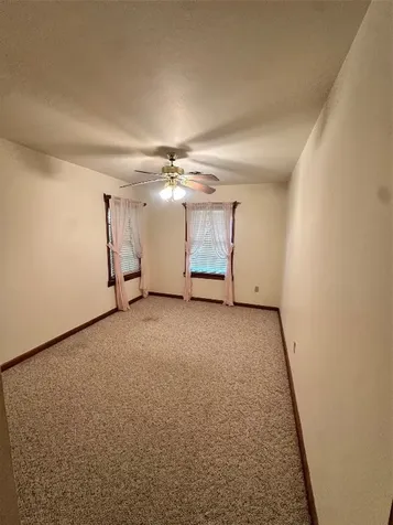 2221 S Front Street Angleton TX 77515