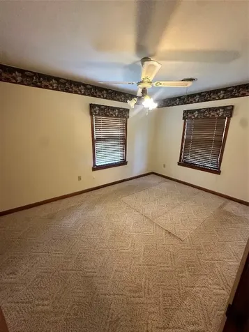 2221 S Front Street Angleton TX 77515