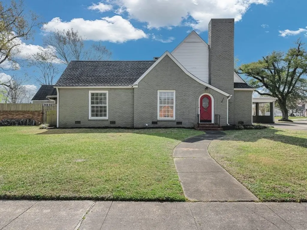 813 W Grove Avenue Lufkin TX 75904