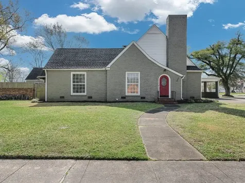 813 W Grove Avenue Lufkin TX 75904
