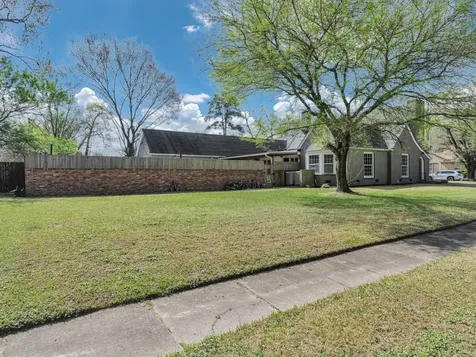 813 W Grove Avenue Lufkin TX 75904