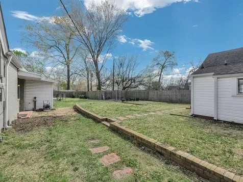 813 W Grove Avenue Lufkin TX 75904