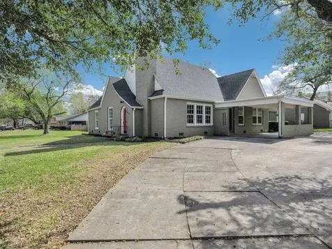 813 W Grove Avenue Lufkin TX 75904