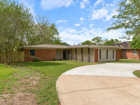 2502 Oak Drive Bay City TX 77414