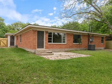 2502 Oak Drive Bay City TX 77414