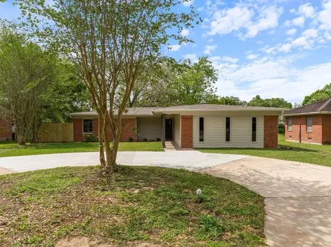 2502 Oak Drive Bay City TX 77414