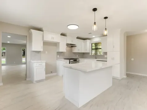 2502 Oak Drive Bay City TX 77414