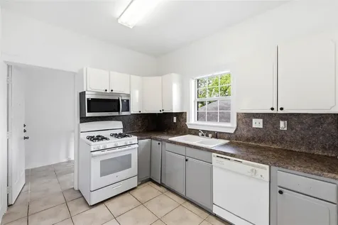 2218 Arbor Street B Houston TX 77004