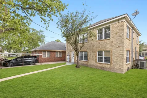 2218 Arbor Street B Houston TX 77004