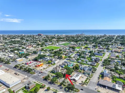 2911 Broadway Street Galveston TX 77550