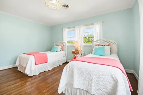 4928 Crockett Boulevard Galveston TX 77551