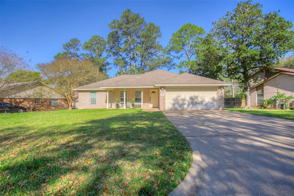 824 Cherry Hills Drive Huntsville TX 77340