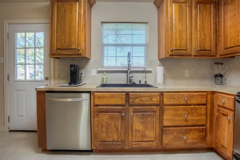824 Cherry Hills Drive Huntsville TX 77340