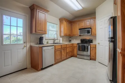 824 Cherry Hills Drive Huntsville TX 77340