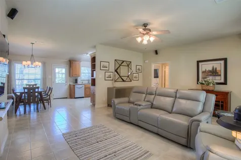 824 Cherry Hills Drive Huntsville TX 77340