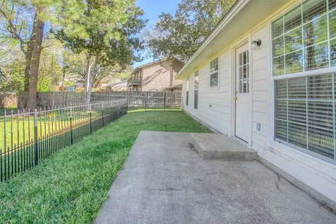 824 Cherry Hills Drive Huntsville TX 77340