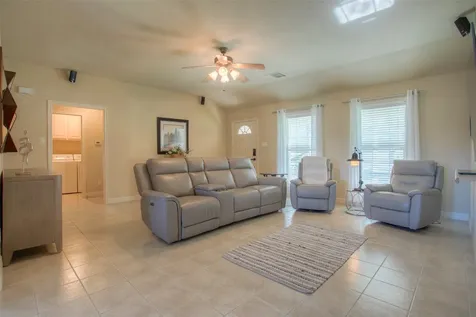 824 Cherry Hills Drive Huntsville TX 77340