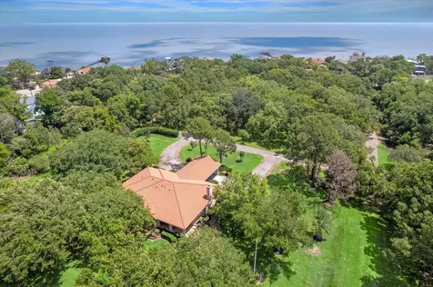 5400 W Bayshore Drive Bacliff TX 77518