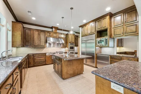 5400 W Bayshore Drive Bacliff TX 77518
