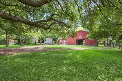 5400 W Bayshore Drive Bacliff TX 77518