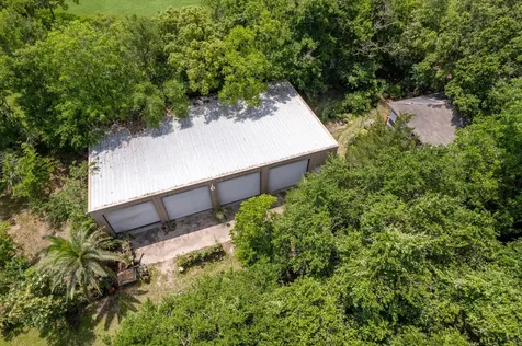 5400 W Bayshore Drive Bacliff TX 77518
