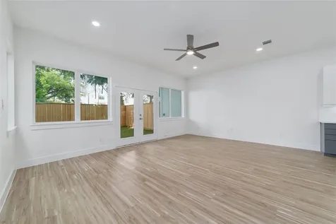 2109 Holman Street Houston TX 77004