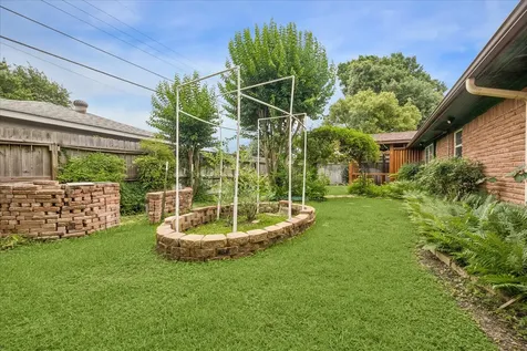 5418 Queensloch Drive Houston TX 77096