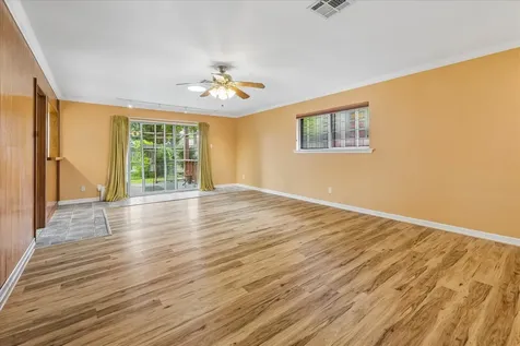 5418 Queensloch Drive Houston TX 77096
