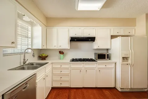 17 Seminole Lane West Columbia TX 77486