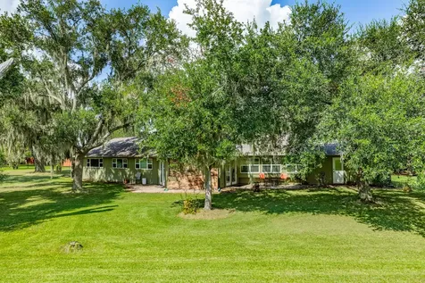17 Seminole Lane West Columbia TX 77486