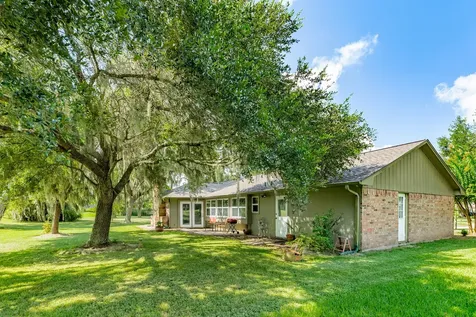 17 Seminole Lane West Columbia TX 77486