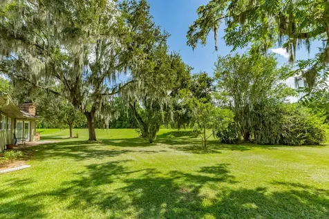 17 Seminole Lane West Columbia TX 77486