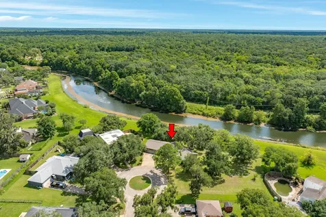 17 Seminole Lane West Columbia TX 77486