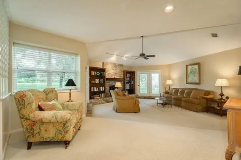 17 Seminole Lane West Columbia TX 77486