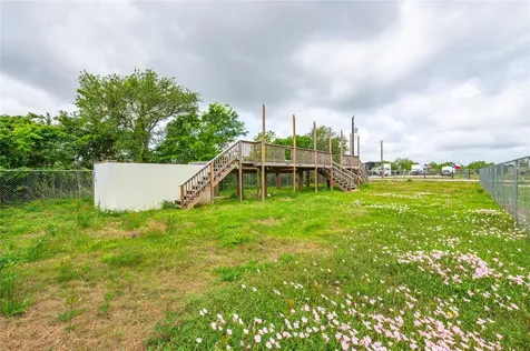 441-443 16th Street San Leon TX 77539