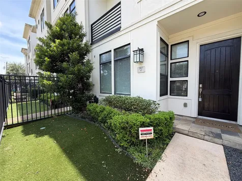 3917 Rose Street Houston TX 77007