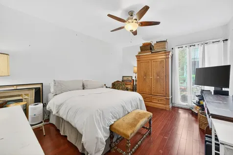 2100 Tanglewilde Street 225 Houston TX 77063
