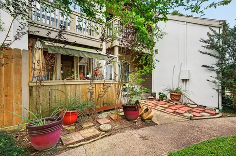 2100 Tanglewilde Street 225 Houston TX 77063